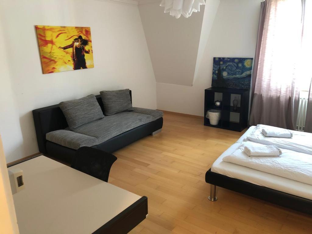 Zuerizimmer Zurich Exterior photo